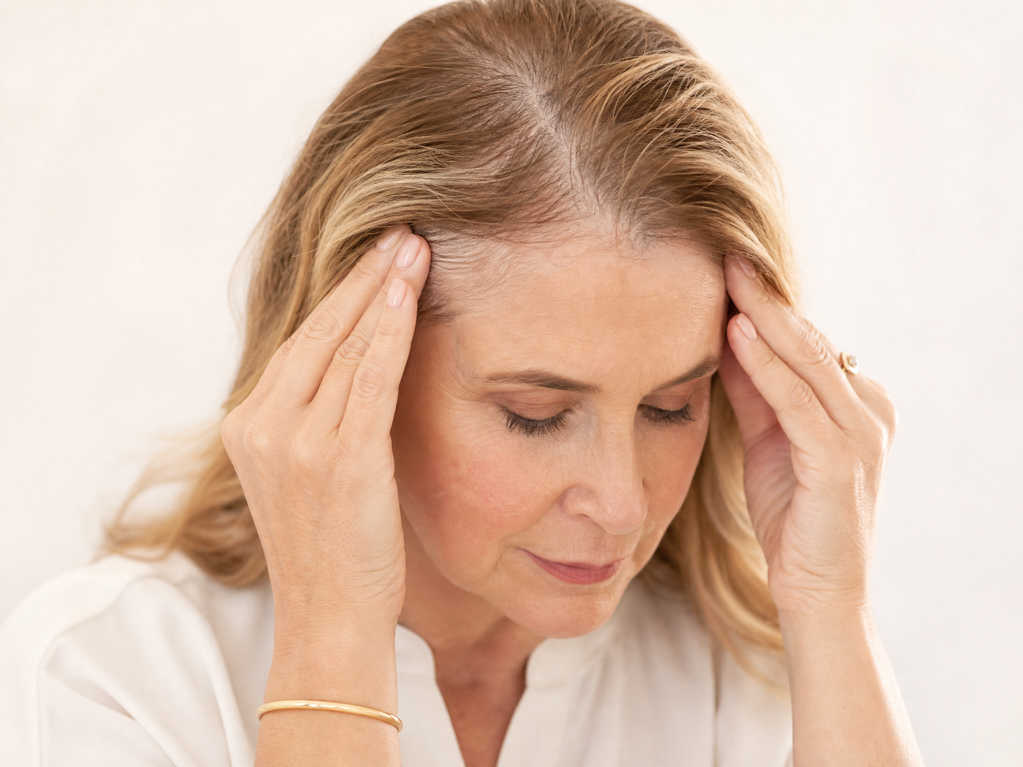 Уход при выпадении волос — dignified clinical luxury editorial